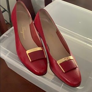 Ferragammo Red pumps